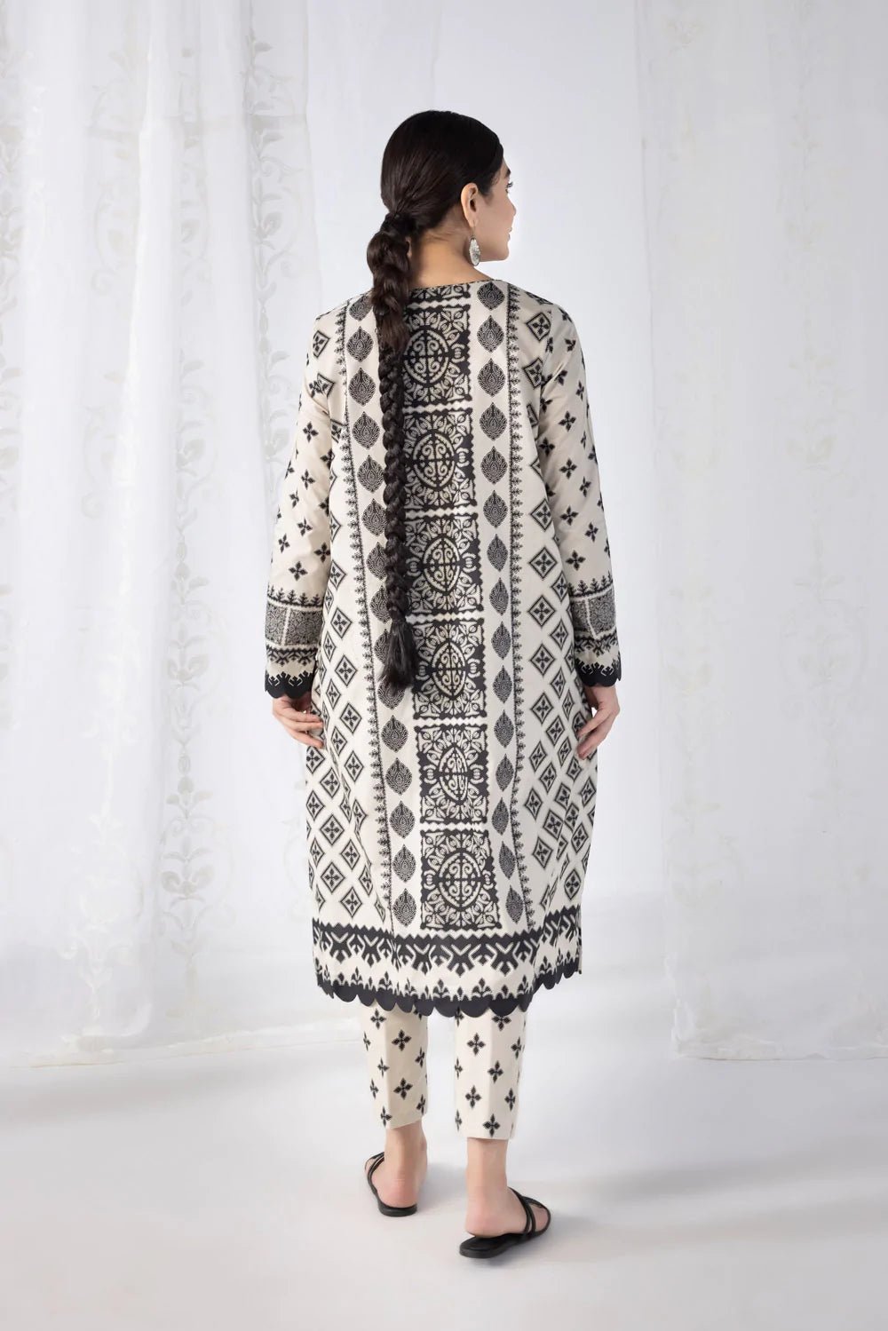 Sapphire Lawn 2 Piece Suit SAP72-Designer dhaage