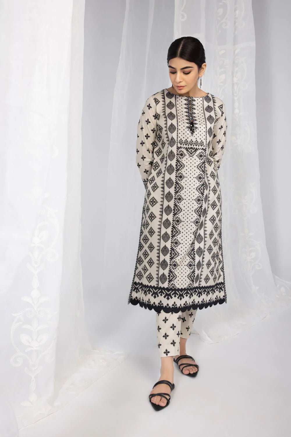 Sapphire Lawn 2 Piece Suit SAP72-Designer dhaage