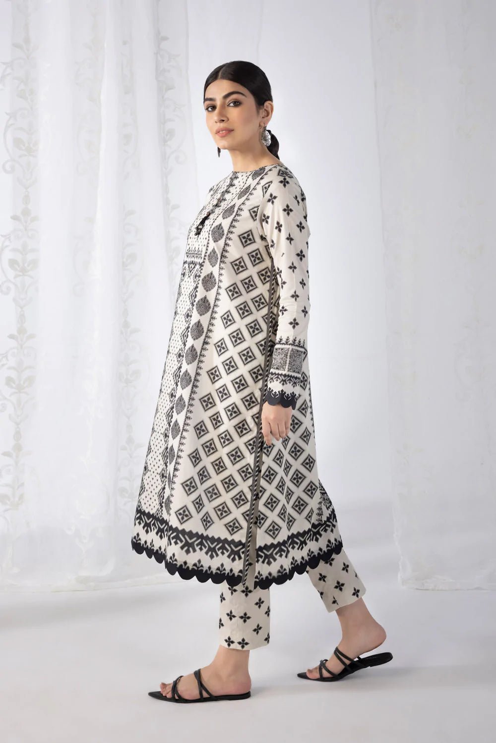 Sapphire Lawn 2 Piece Suit SAP72-Designer dhaage