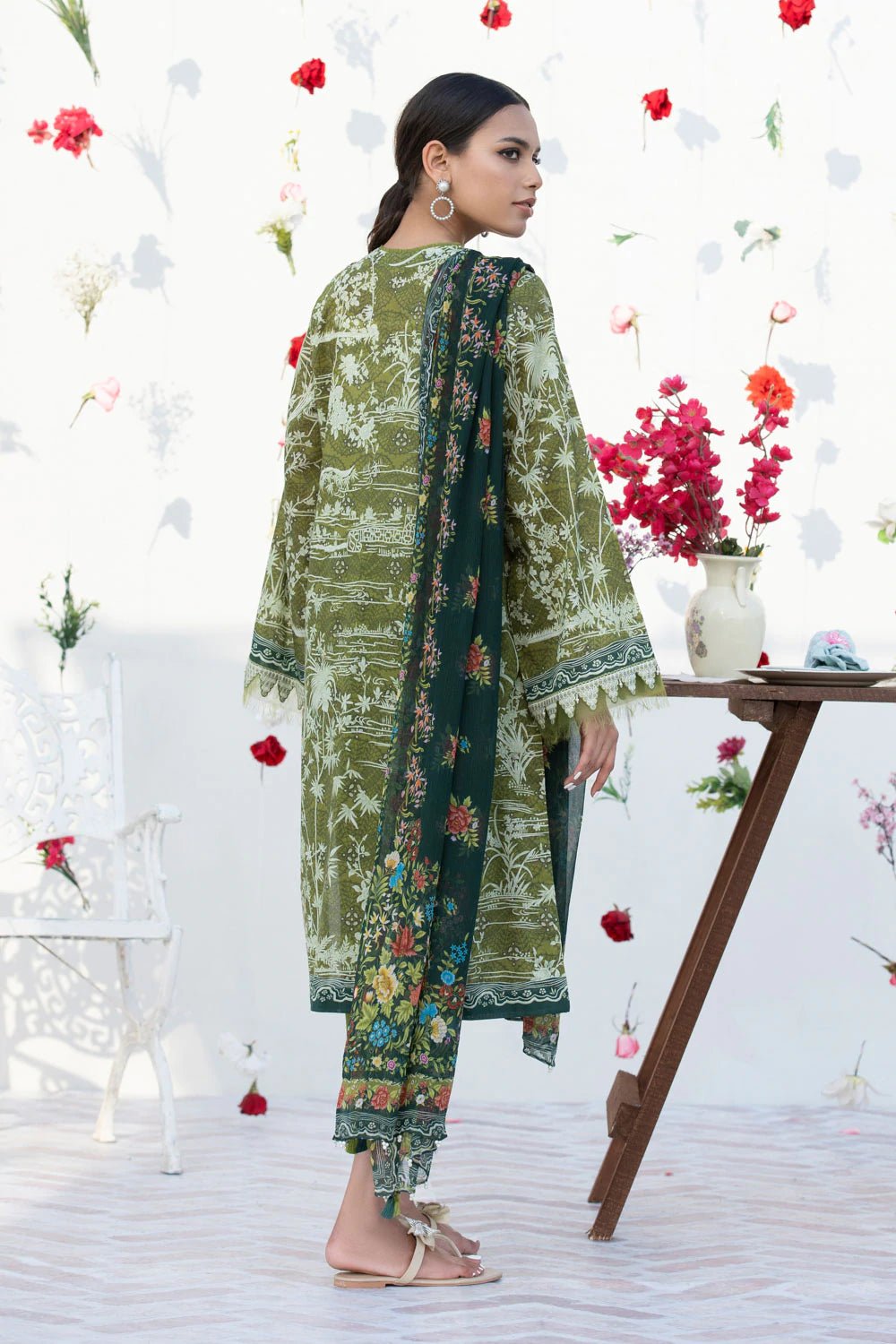 Sapphire Lawn 3 PC Suit SAP41-Designer dhaage